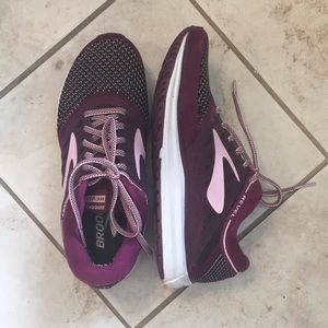 Women’s Brooks Revel